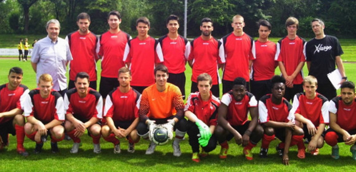 schulmannschaft-fussball-2013-header