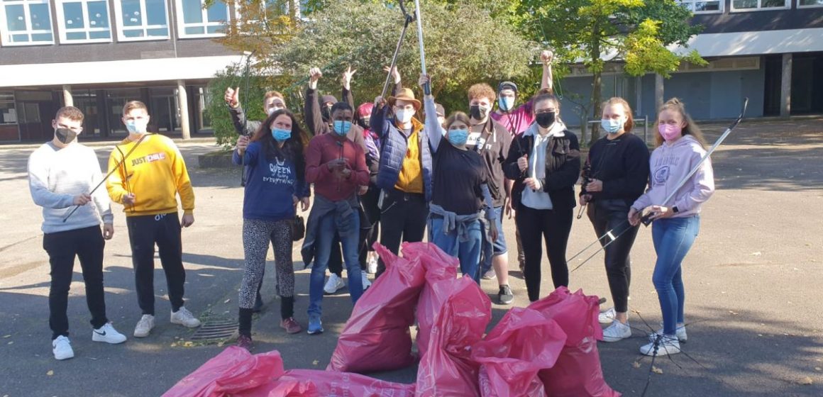 "Mülheim räumt auf" am BK-Stadtmitte | Quelle: BK-Stadtmitte